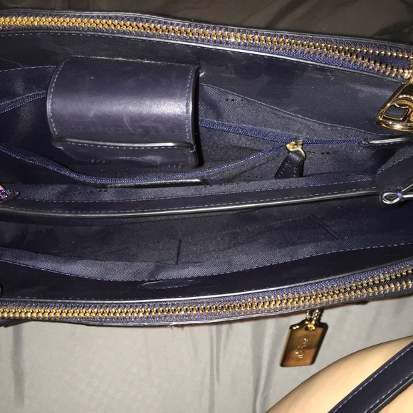 Coach leather embossed snake tote bag - Picture 3 of 7